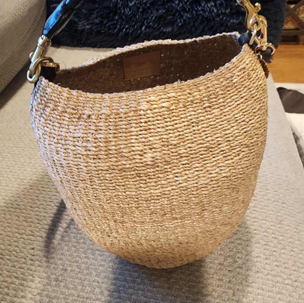Clare V Natural Woven Raffia Crossbody with Black Leather Handle & Gold Hardware - Picture 3 of 12